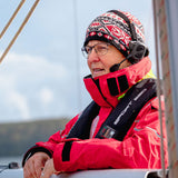Sena Headset BOSSUM beim Deutschen Company Cup, getragen über Mütze – klare Verständigung auch unter Segelbedingungen.